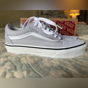 Old Skool Vans BRAND NEW! Women’s 6.0, Men’s 4.5 Color Gray Dawn/ True White